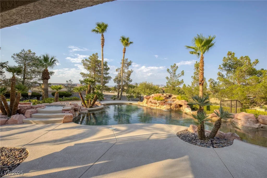 9520 Desert Crest, Las Vegas, NV 89129