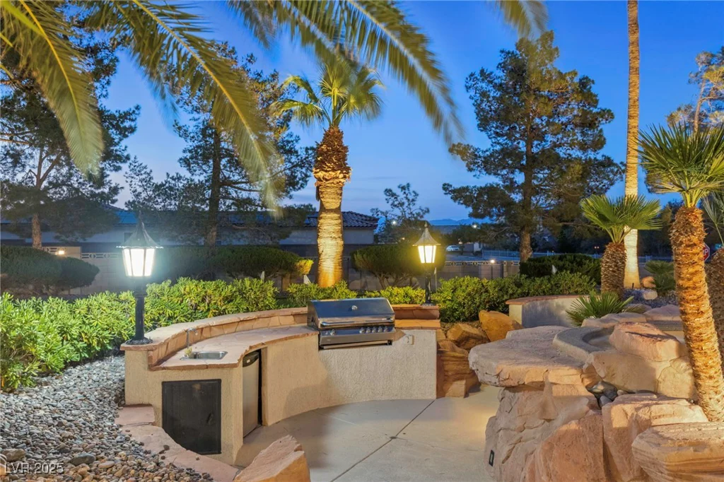 9520 Desert Crest, Las Vegas, NV 89129