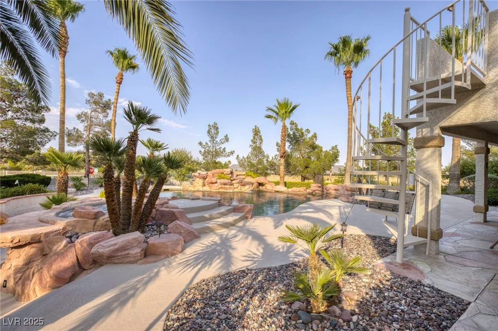 9520 Desert Crest, Las Vegas, NV 89129