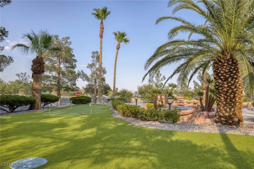 9520 Desert Crest, Las Vegas, NV 89129