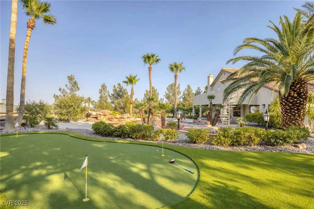 9520 Desert Crest, Las Vegas, NV 89129