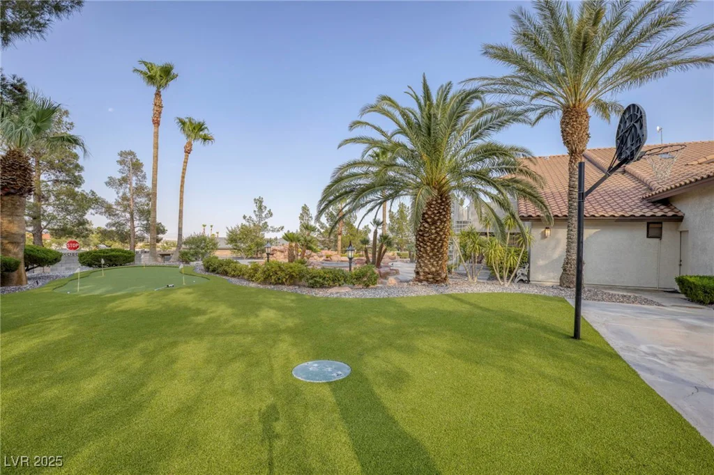 9520 Desert Crest, Las Vegas, NV 89129