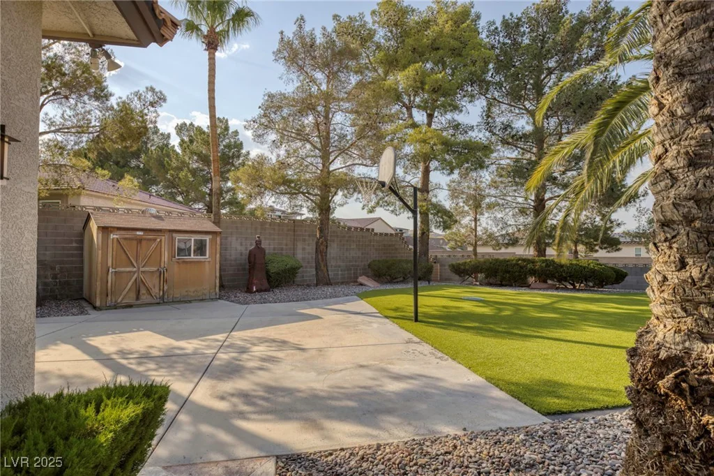 9520 Desert Crest, Las Vegas, NV 89129