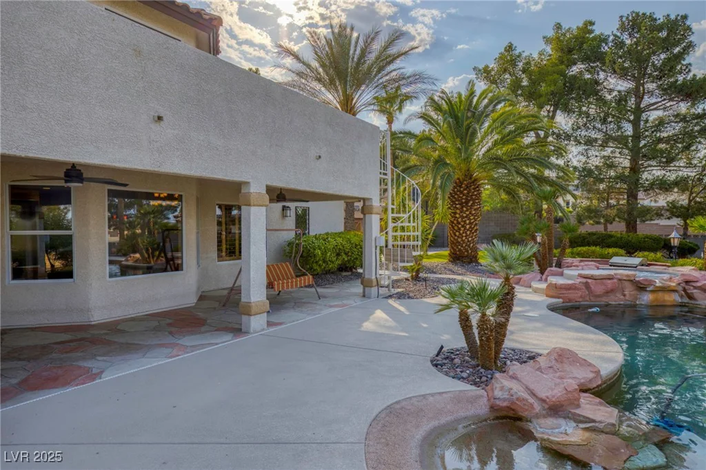 9520 Desert Crest, Las Vegas, NV 89129