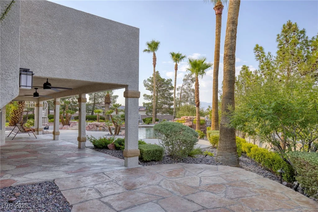 9520 Desert Crest, Las Vegas, NV 89129