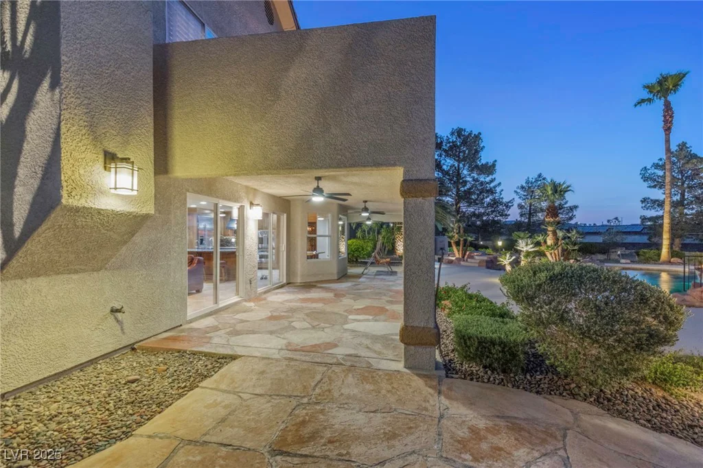 9520 Desert Crest, Las Vegas, NV 89129