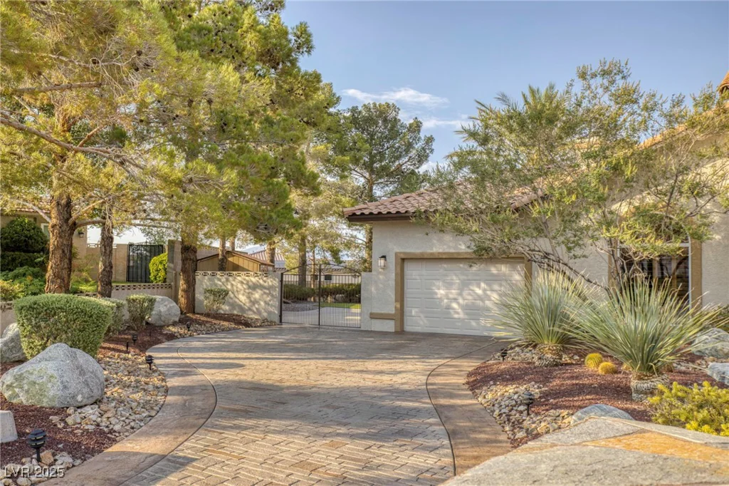 9520 Desert Crest, Las Vegas, NV 89129