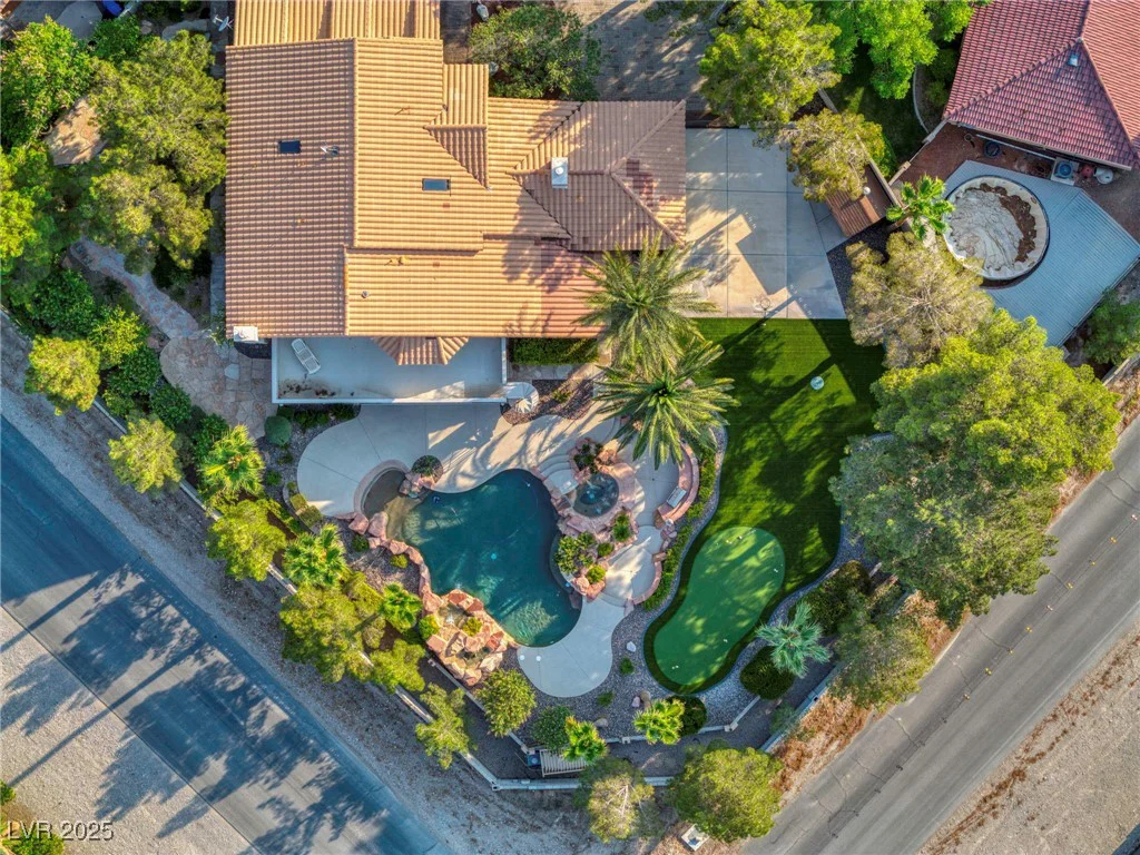 9520 Desert Crest, Las Vegas, NV 89129