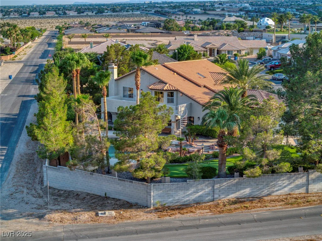 9520 Desert Crest, Las Vegas, NV 89129