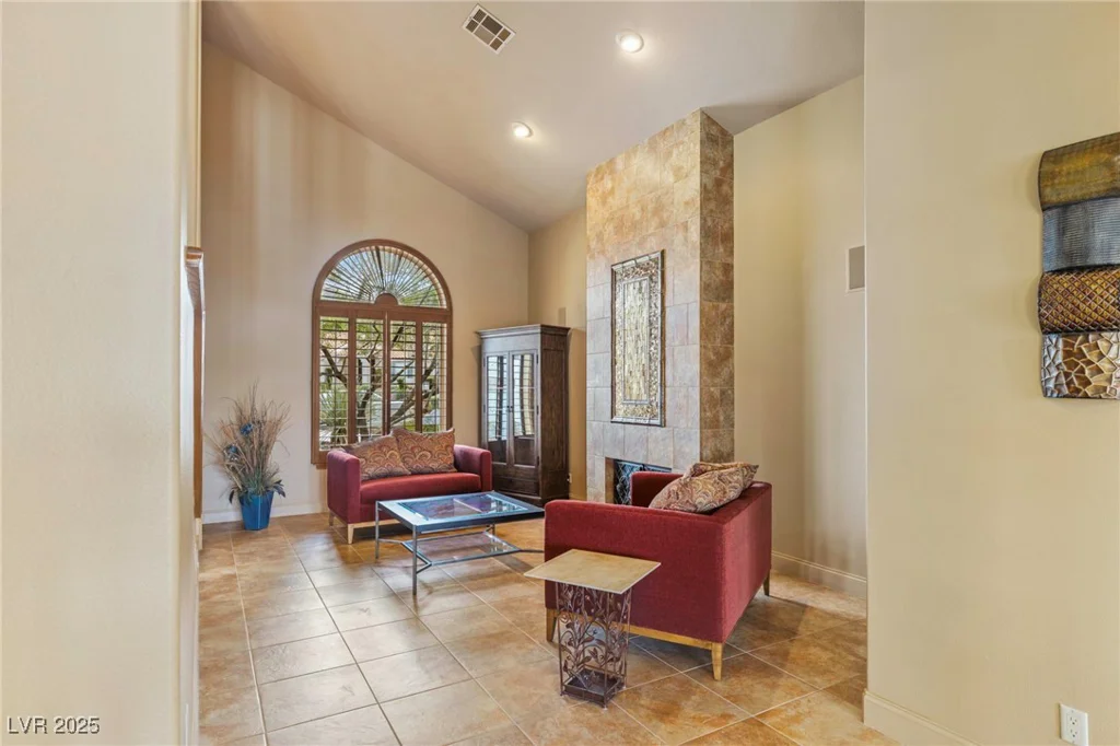 9520 Desert Crest, Las Vegas, NV 89129
