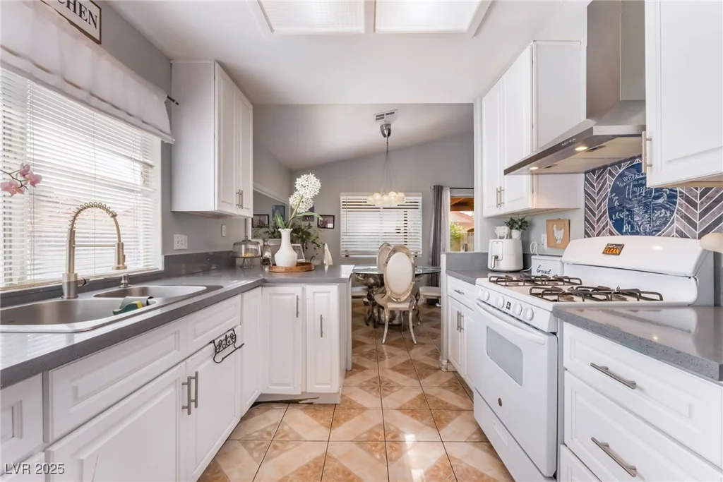 4601 Fireside, Las Vegas, NV 89110
