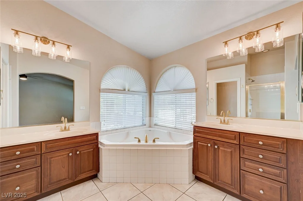 10717 Hunter Mountain, Las Vegas, NV 89129