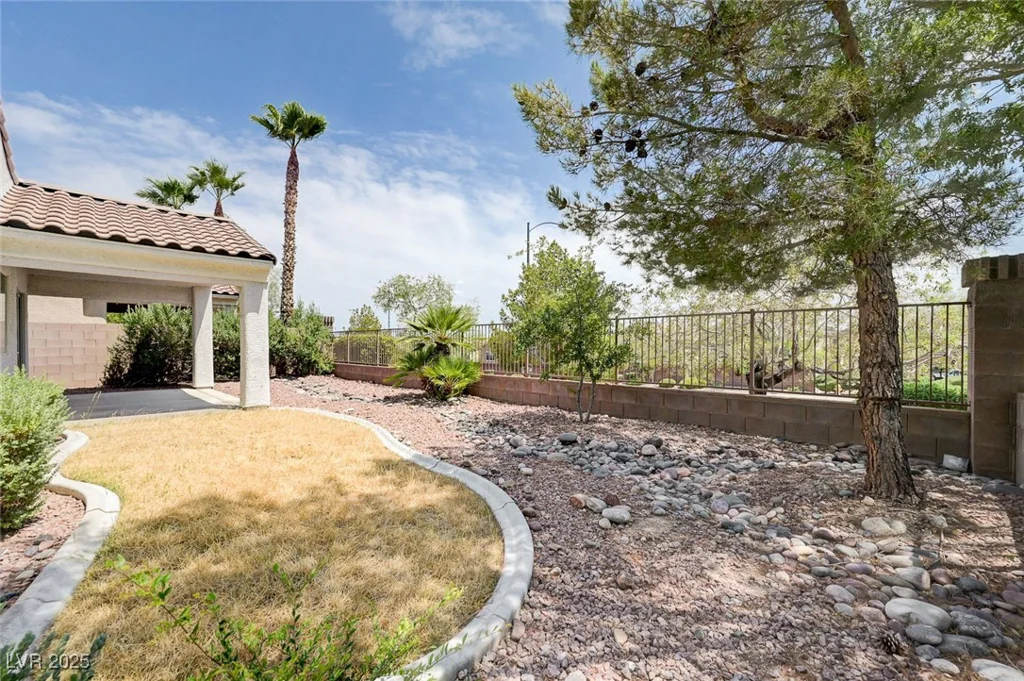 10717 Hunter Mountain, Las Vegas, NV 89129