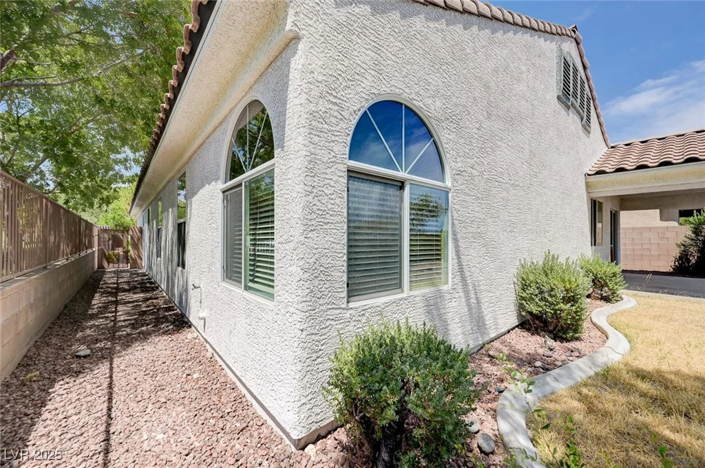 10717 Hunter Mountain, Las Vegas, NV 89129