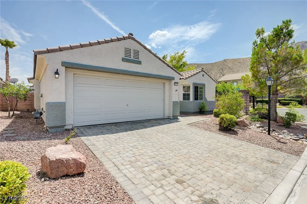 10717 Hunter Mountain, Las Vegas, NV 89129