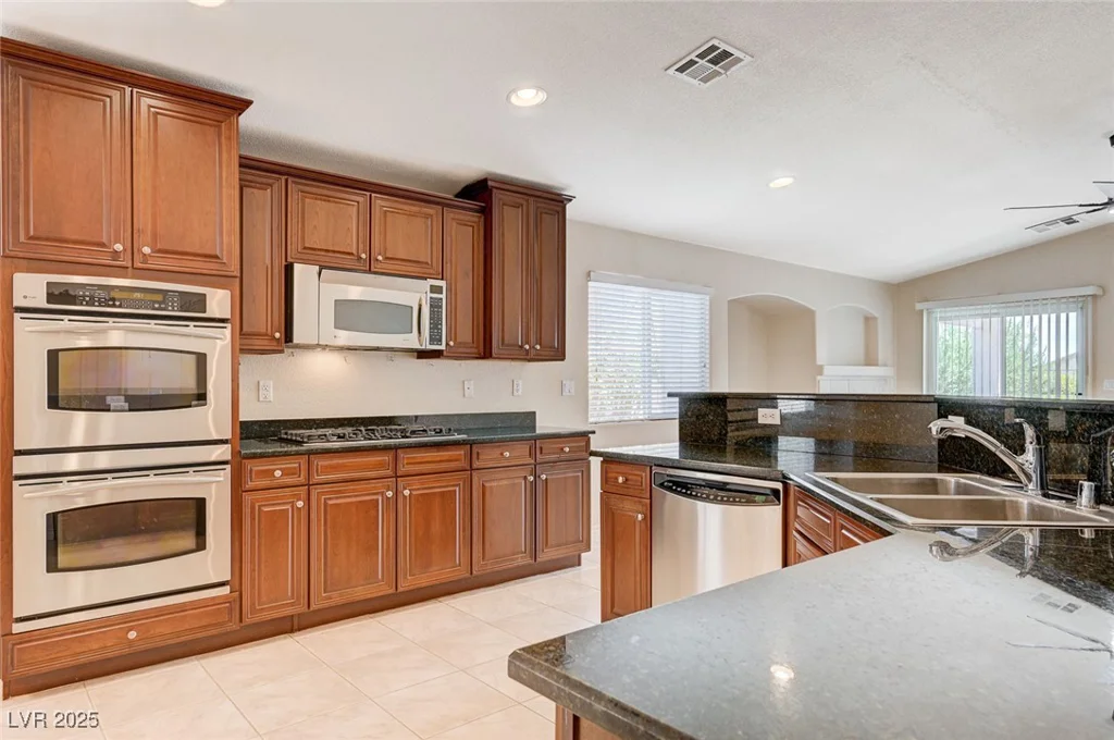 10717 Hunter Mountain, Las Vegas, NV 89129