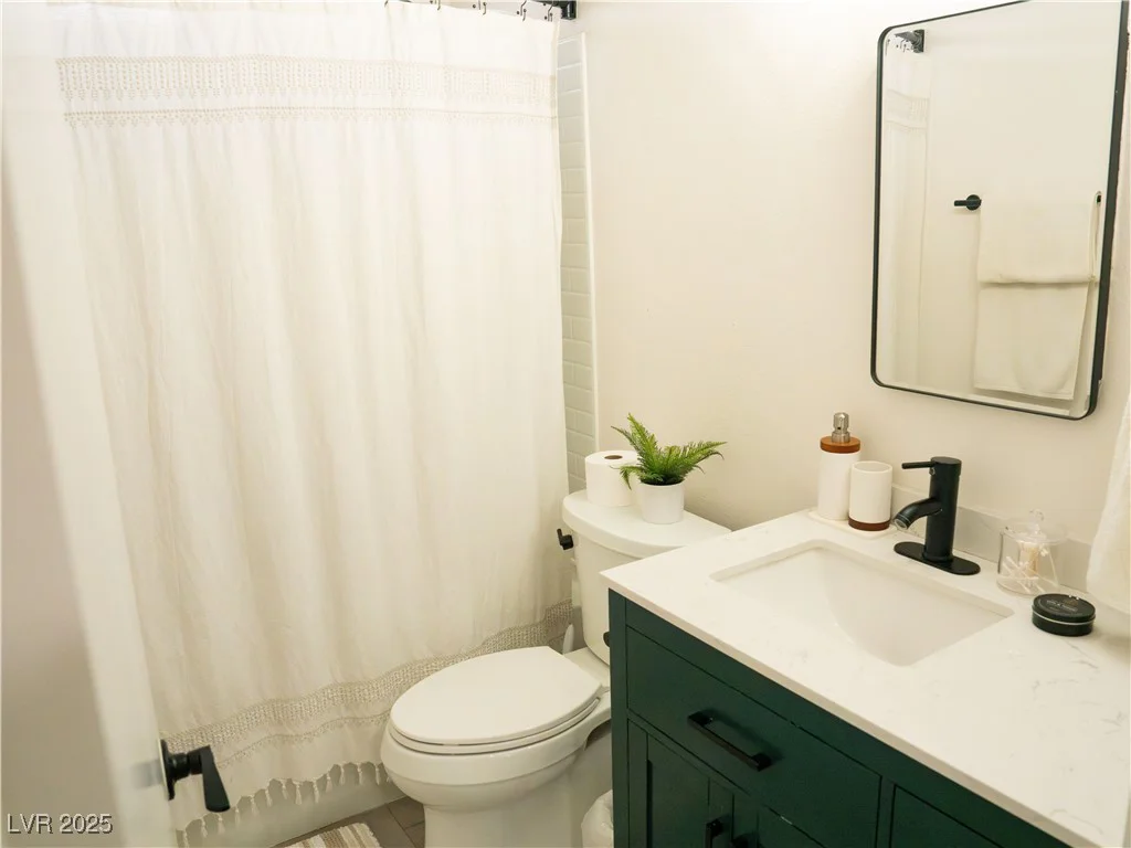 6400 Yarmouth, Las Vegas, NV 89108