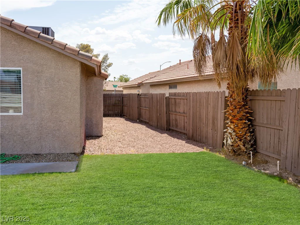 6400 Yarmouth, Las Vegas, NV 89108