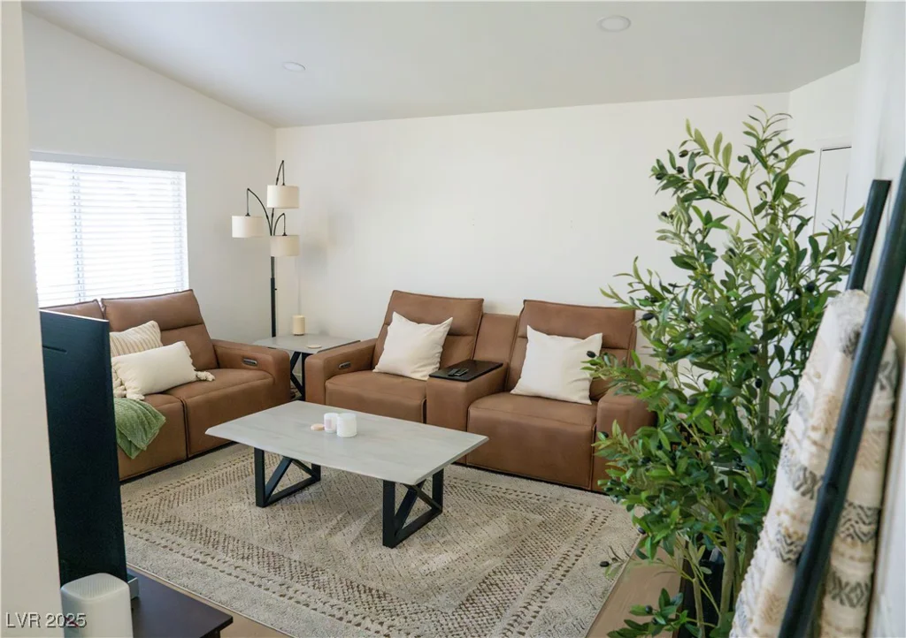 6400 Yarmouth, Las Vegas, NV 89108