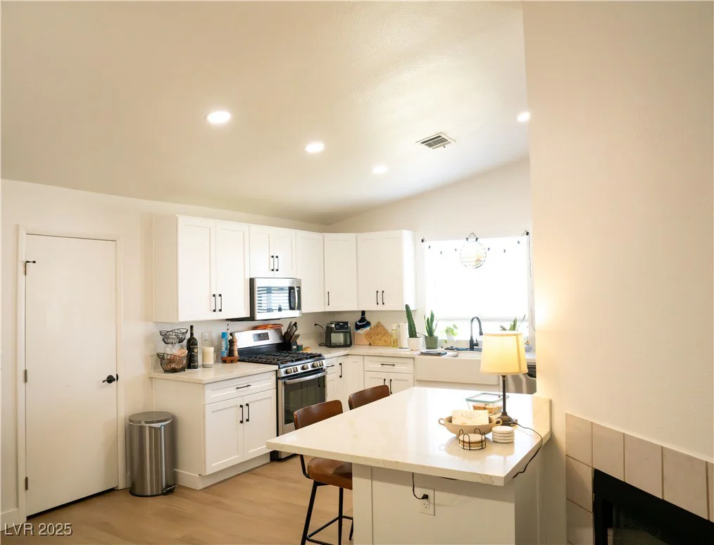 6400 Yarmouth, Las Vegas, NV 89108