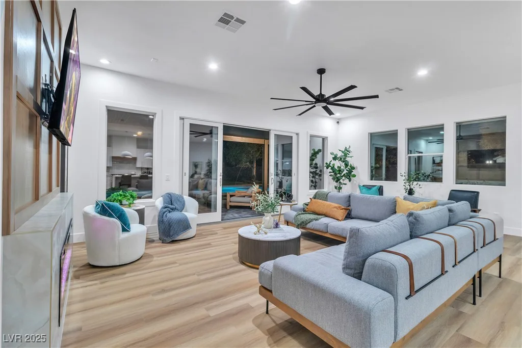 3281 Wisteria Tree, Las Vegas, NV 89135