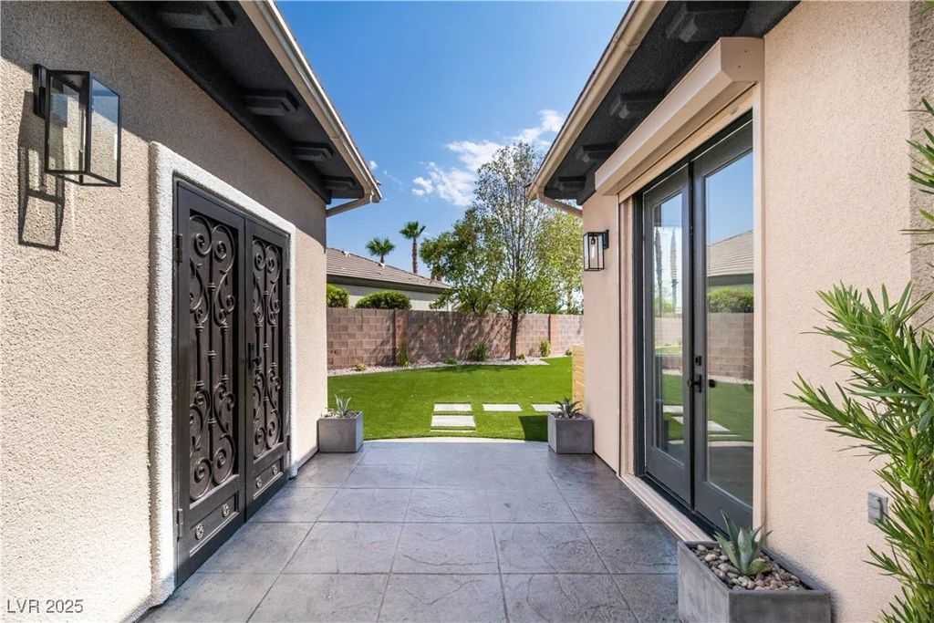 3281 Wisteria Tree, Las Vegas, NV 89135