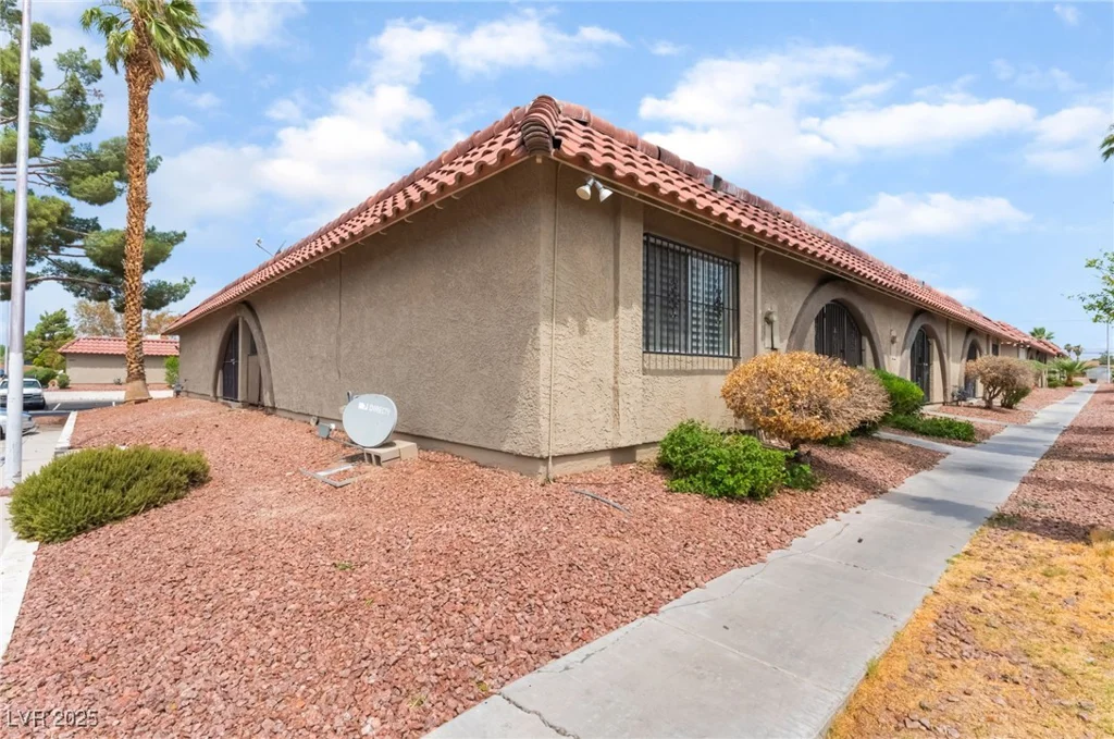 865 Mantis, Las Vegas, NV 89110