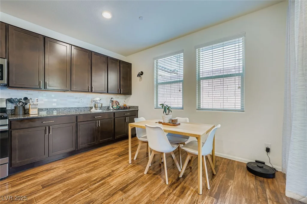 7529 Whitman Colonial, Las Vegas, NV 89166