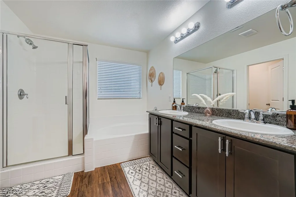 7529 Whitman Colonial, Las Vegas, NV 89166