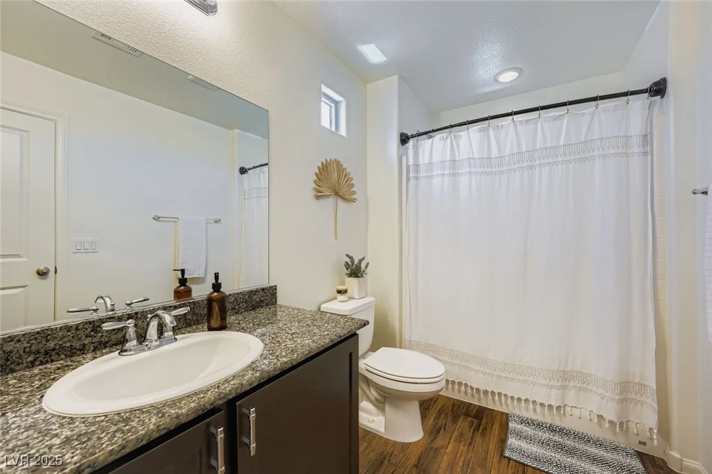7529 Whitman Colonial, Las Vegas, NV 89166