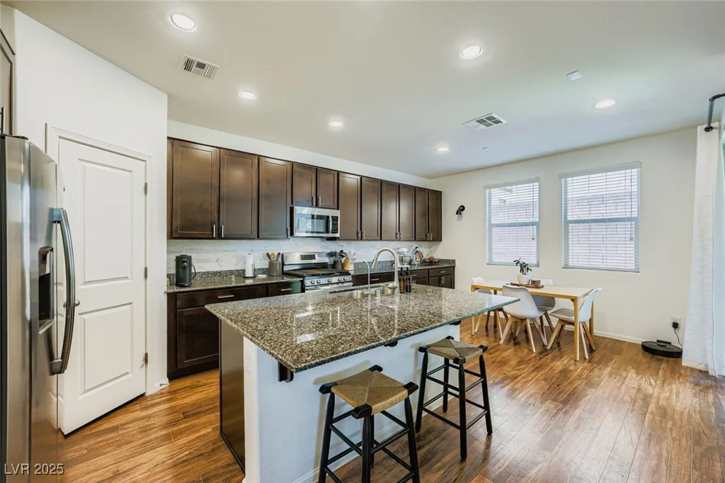7529 Whitman Colonial, Las Vegas, NV 89166