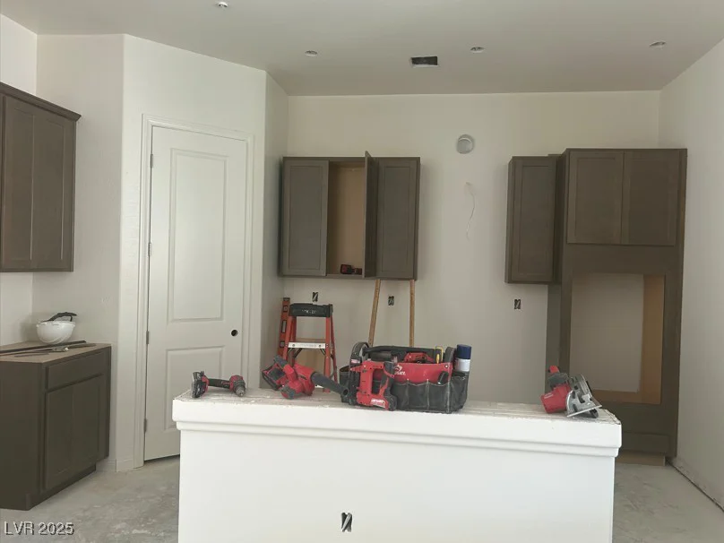 1567 Crested Eagle, Las Vegas, NV 89138