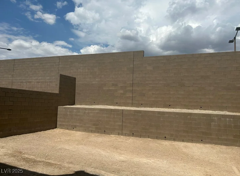 1567 Crested Eagle, Las Vegas, NV 89138
