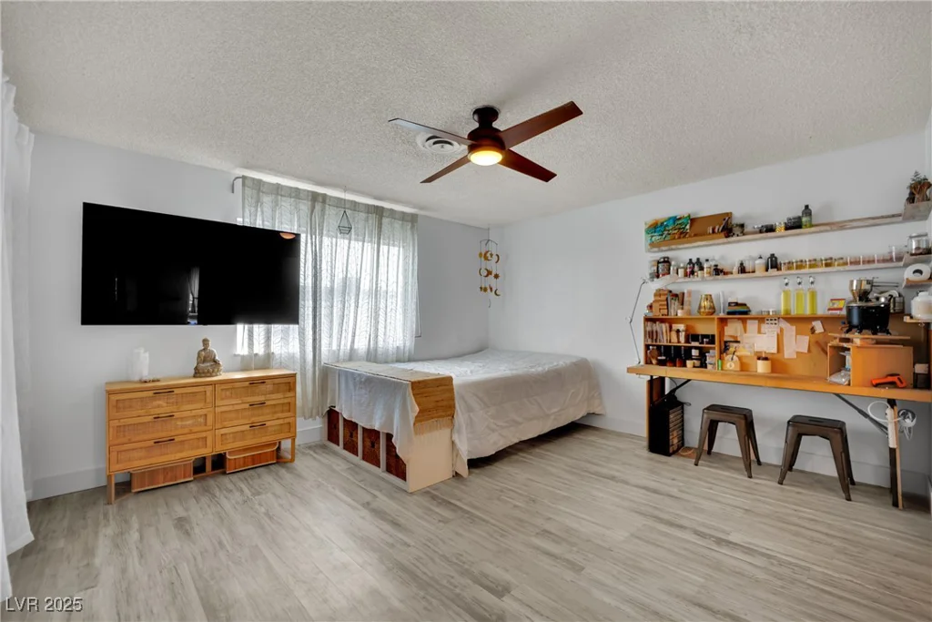 6405 Shawnee, Las Vegas, NV 89107