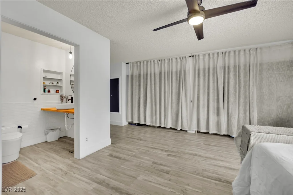 6405 Shawnee, Las Vegas, NV 89107