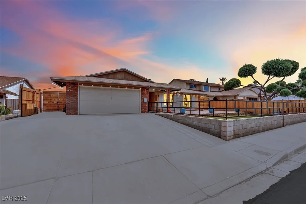 6405 Shawnee, Las Vegas, NV 89107
