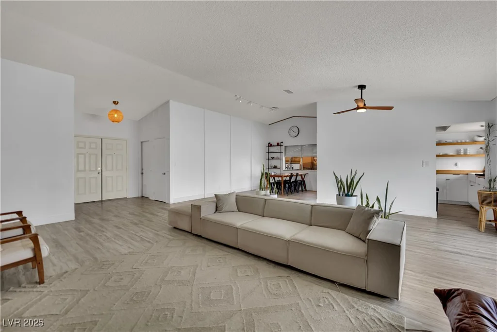 6405 Shawnee, Las Vegas, NV 89107
