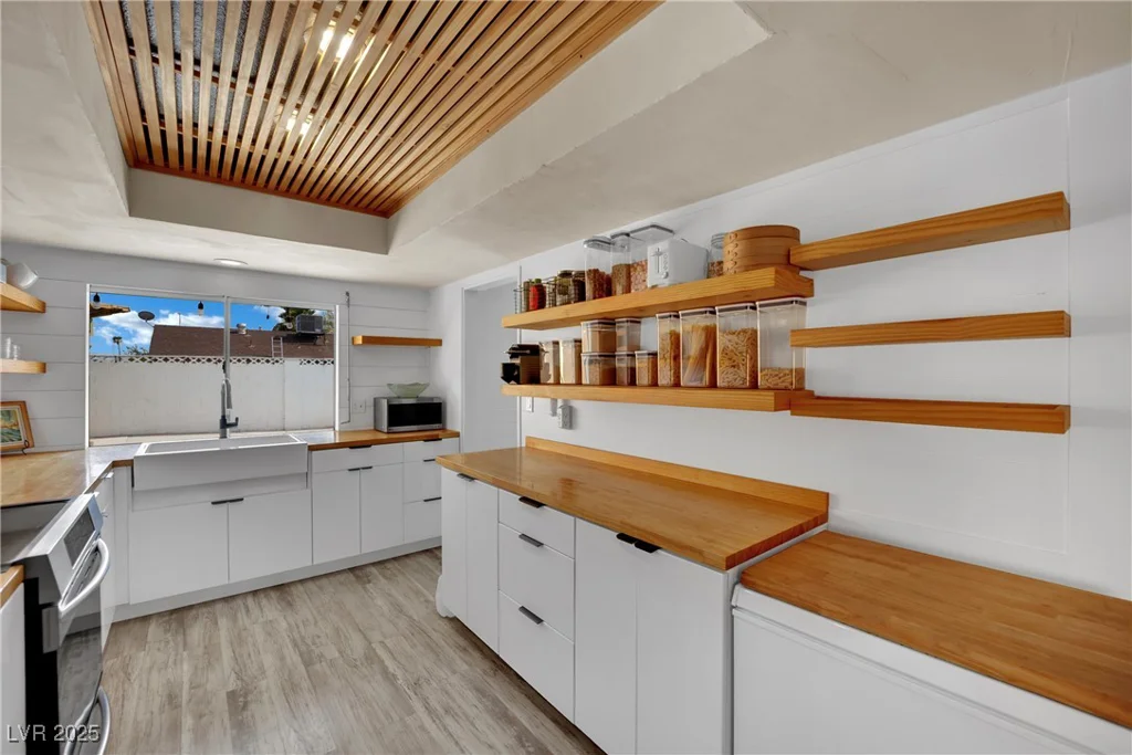 6405 Shawnee, Las Vegas, NV 89107