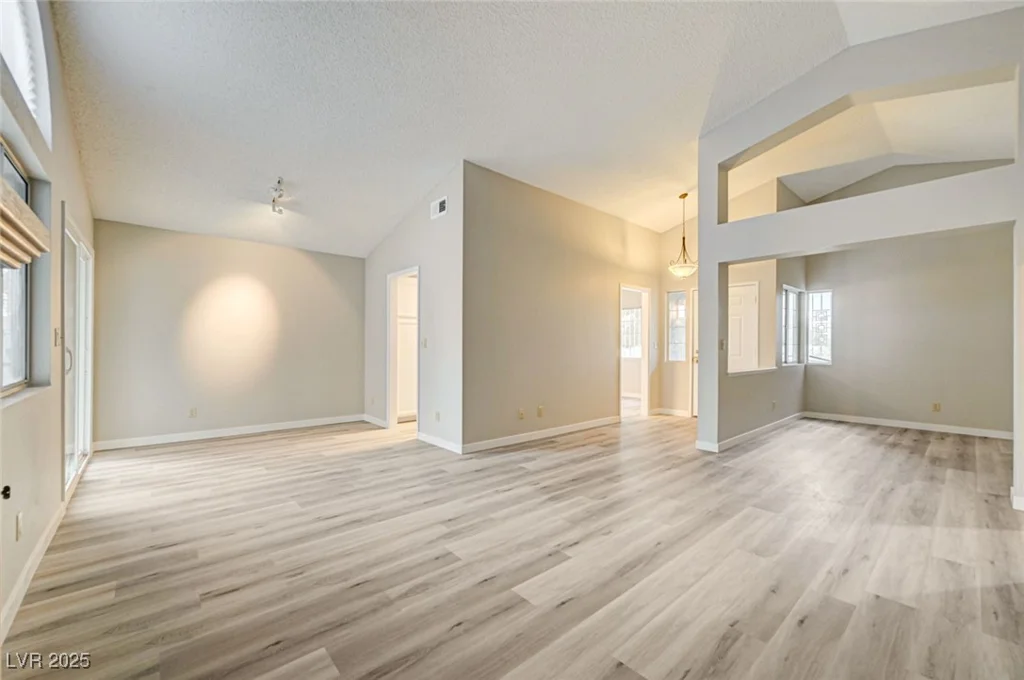 6452 Burlwood, Las Vegas, NV 89108