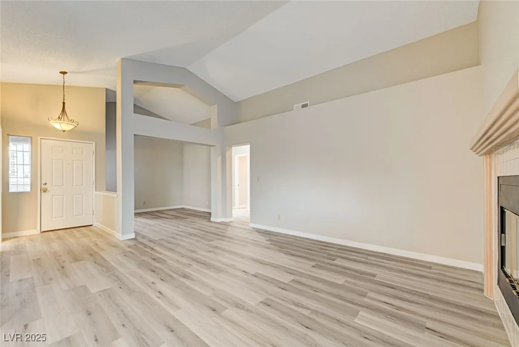 6452 Burlwood, Las Vegas, NV 89108