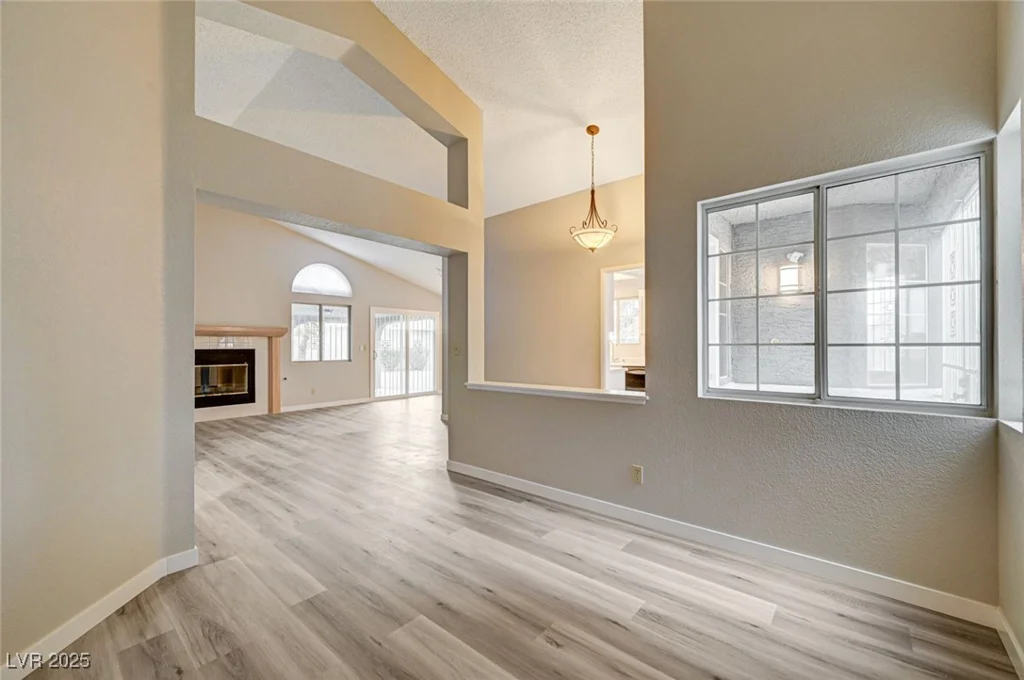 6452 Burlwood, Las Vegas, NV 89108