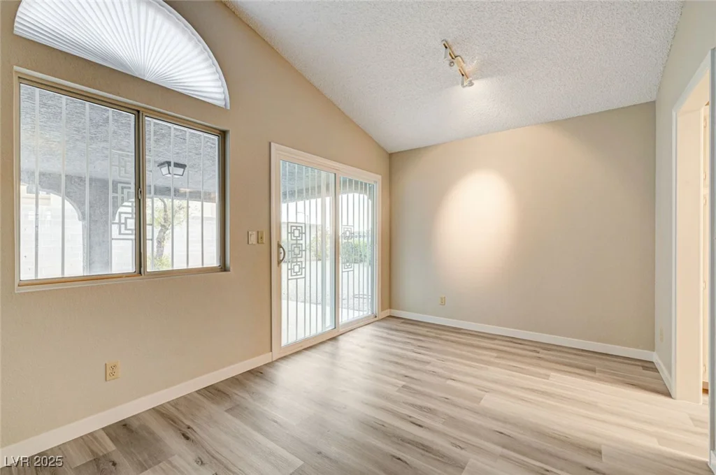 6452 Burlwood, Las Vegas, NV 89108