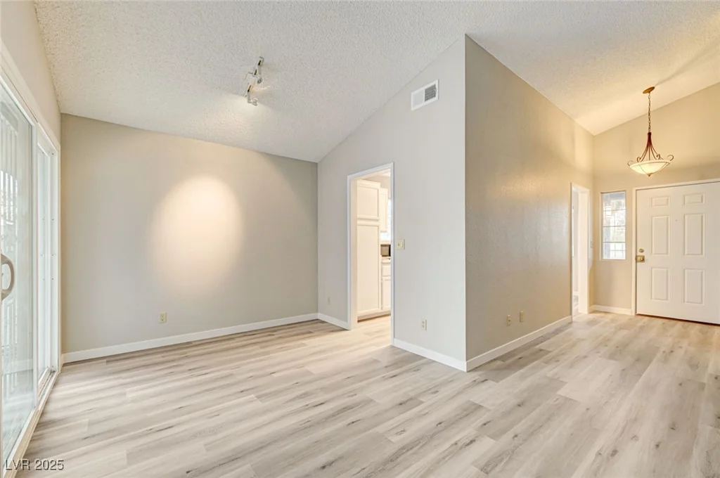 6452 Burlwood, Las Vegas, NV 89108