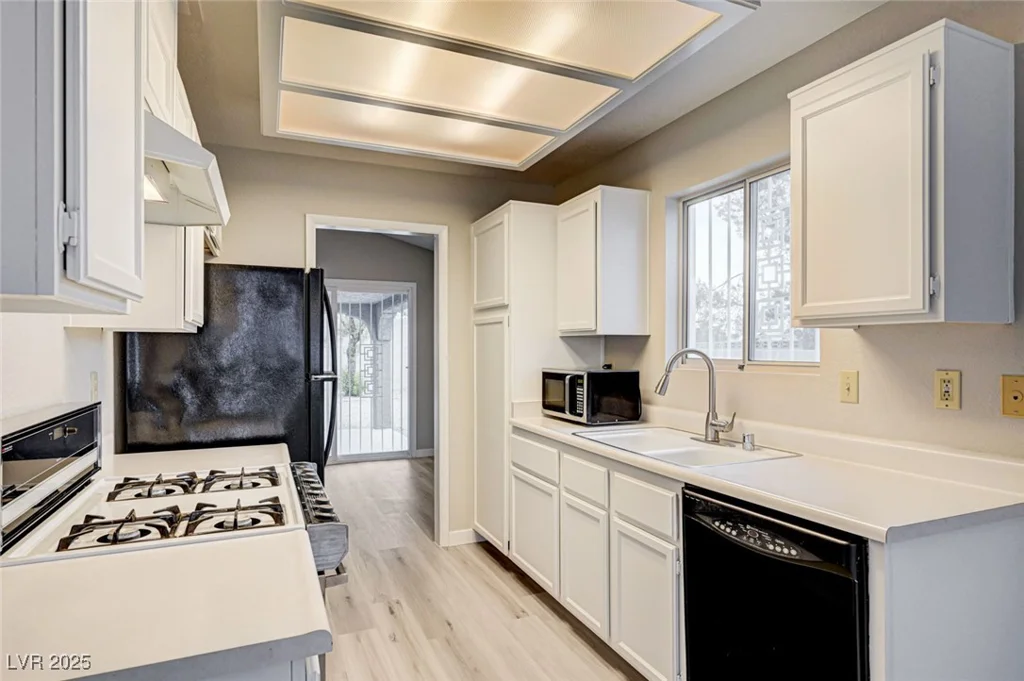 6452 Burlwood, Las Vegas, NV 89108