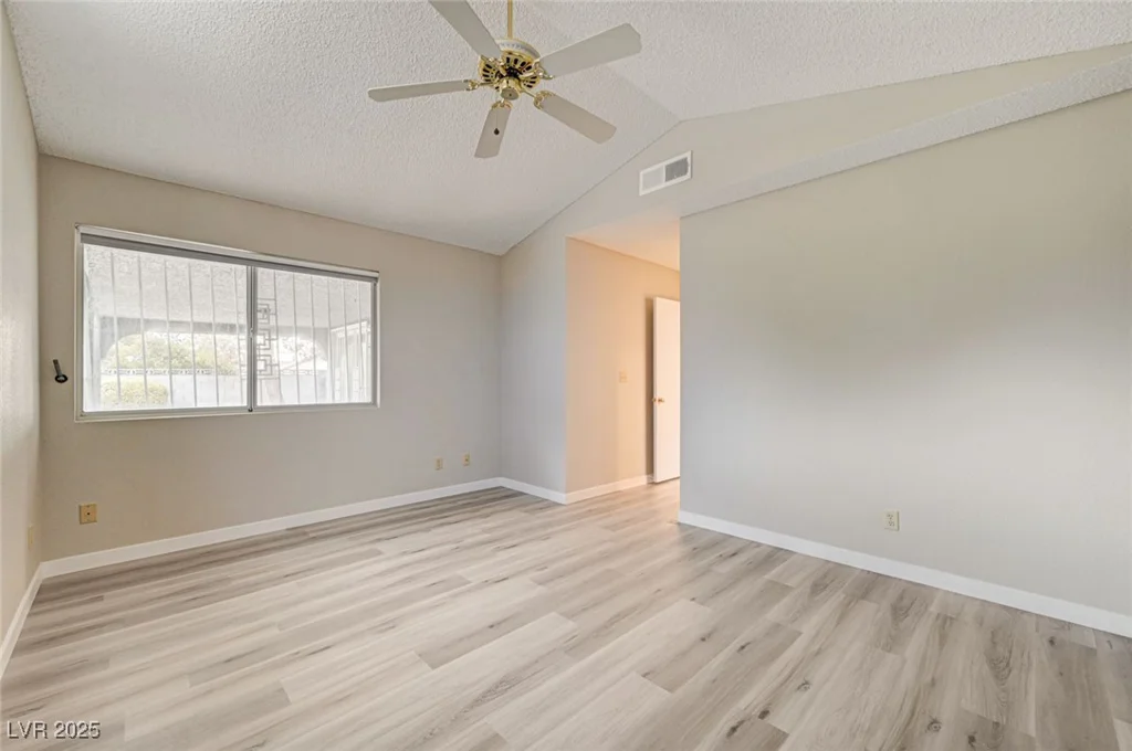 6452 Burlwood, Las Vegas, NV 89108