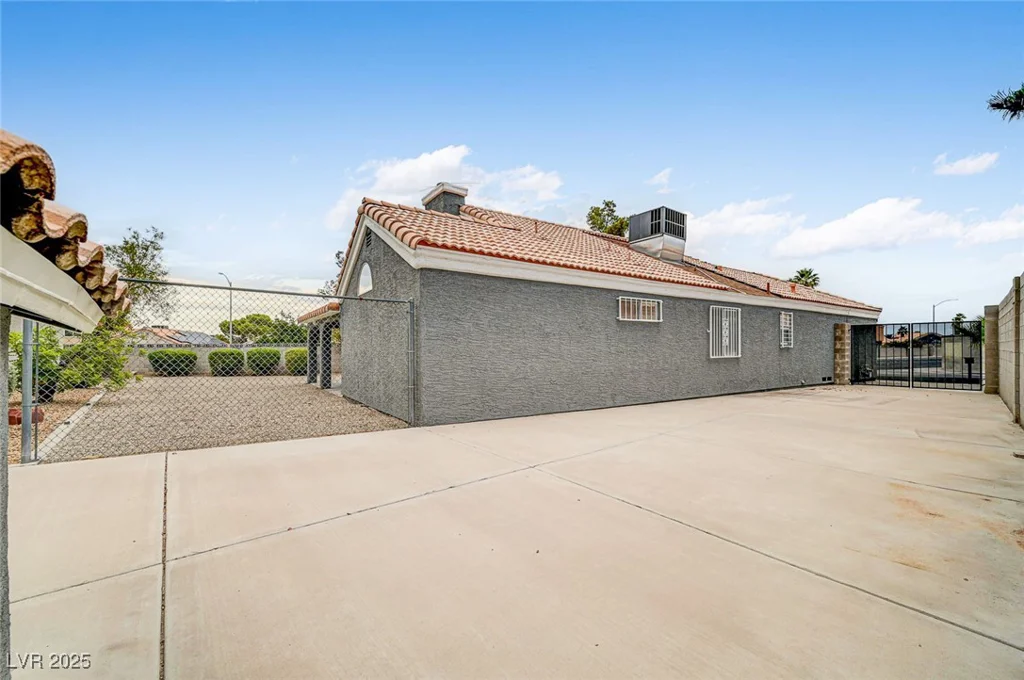 6452 Burlwood, Las Vegas, NV 89108