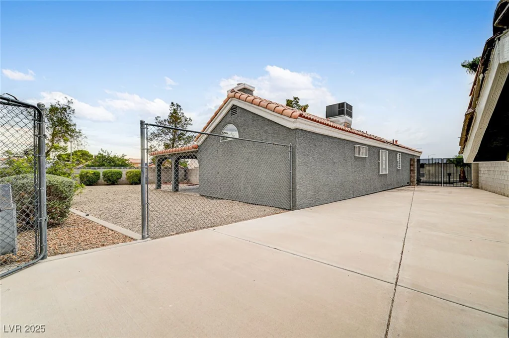 6452 Burlwood, Las Vegas, NV 89108