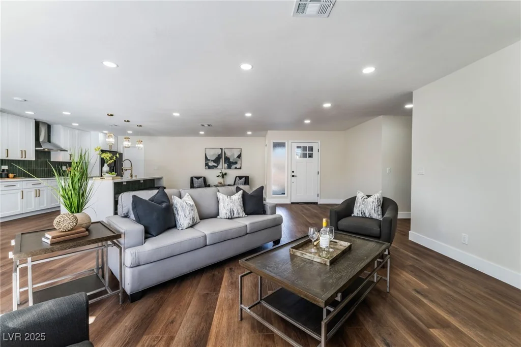 2909 Gilmary, Las Vegas, NV 89102
