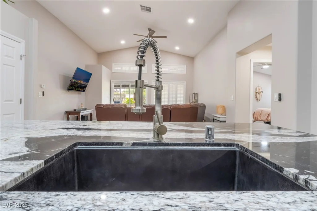 7058 Painted Paradise, Las Vegas, NV 89131