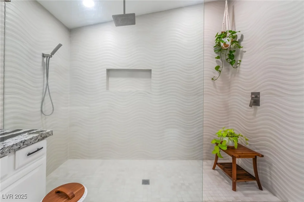 7058 Painted Paradise, Las Vegas, NV 89131